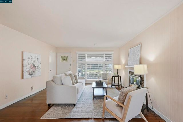 17930 Via Toledo, San Lorenzo, CA 94580