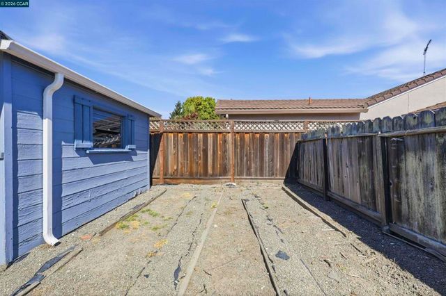 17930 Via Toledo, San Lorenzo, CA 94580