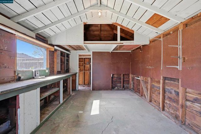 17930 Via Toledo, San Lorenzo, CA 94580