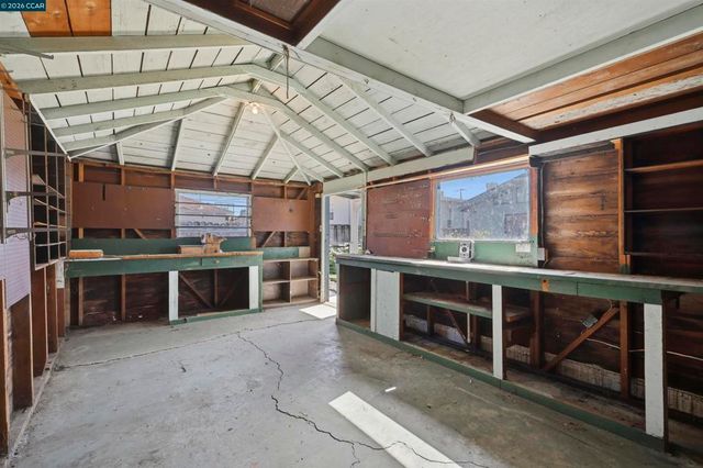 17930 Via Toledo, San Lorenzo, CA 94580