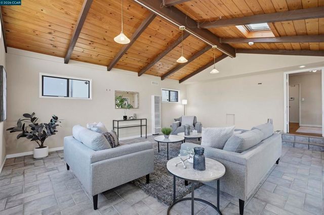 17930 Via Toledo, San Lorenzo, CA 94580