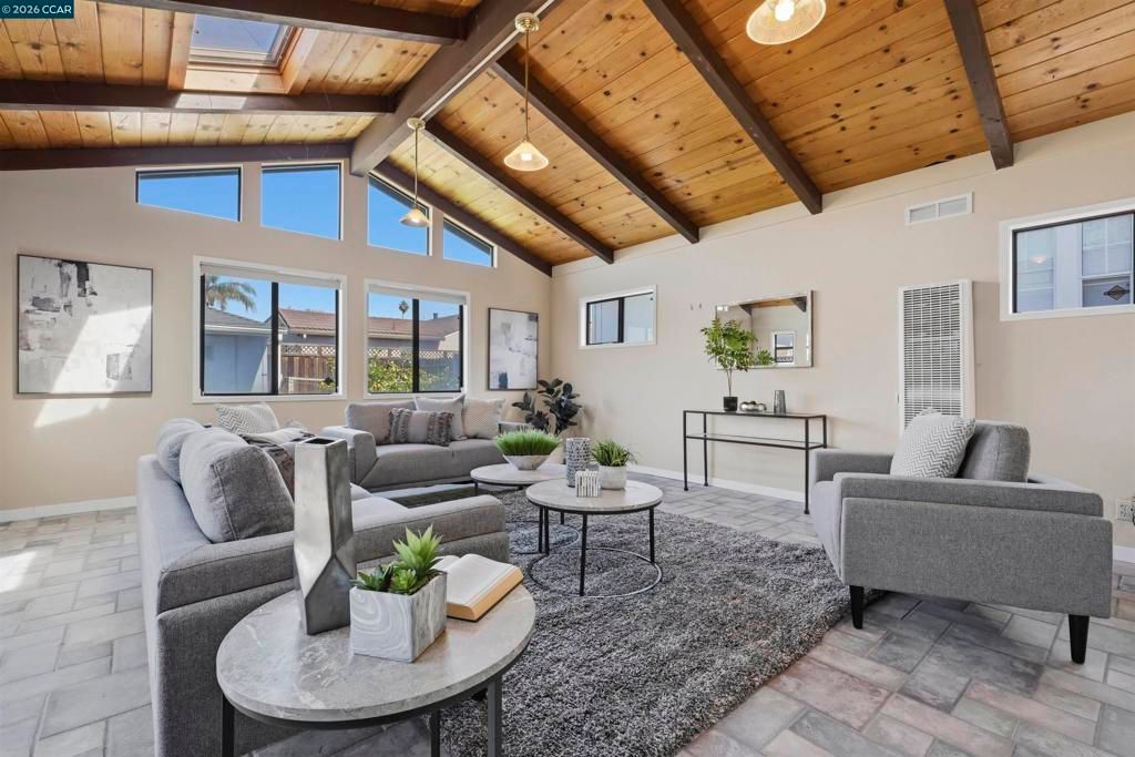 17930 Via Toledo, San Lorenzo, CA 94580