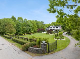 75 Narrows Rd, Freetown, MA 02702