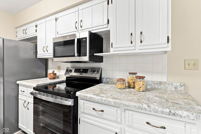 7820 Scarborough Blvd South Drive, Indianapolis, IN 46256