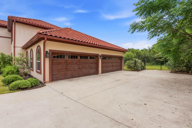 427 Bella Montagna CIR, Austin, TX 78734