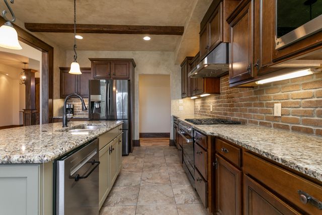 7259 BRACKENHILL CT, Columbia, MO 65203