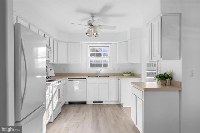 195 LAKESIDE DR, Lewes, DE 19958