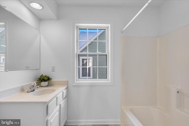 195 LAKESIDE DR, Lewes, DE 19958