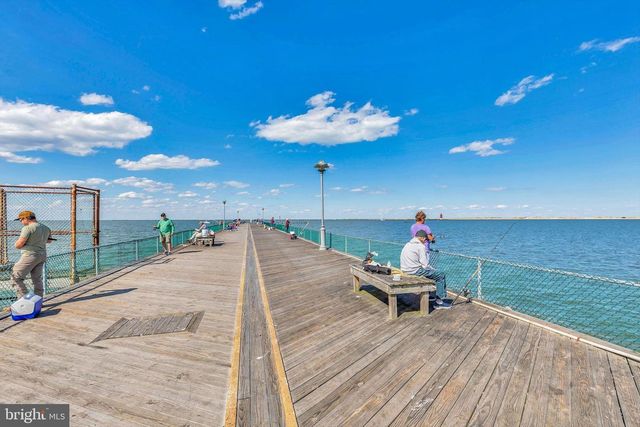 195 LAKESIDE DR, Lewes, DE 19958