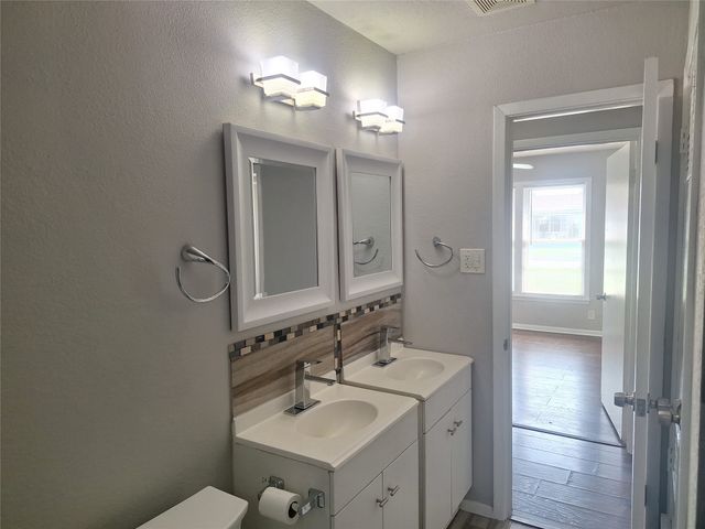 1225 Harrison Lane, Hurst, TX 76053
