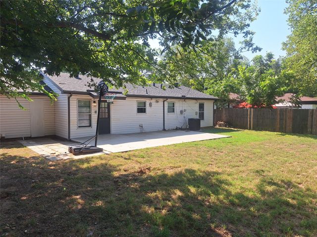 1225 Harrison Lane, Hurst, TX 76053