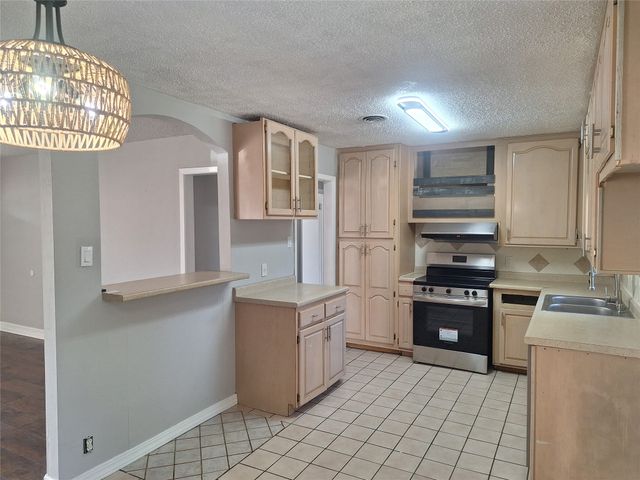 1225 Harrison Lane, Hurst, TX 76053