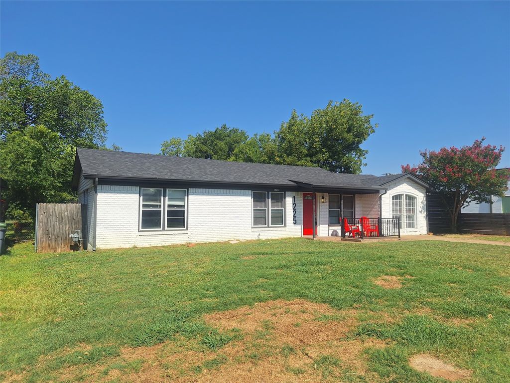 1225 Harrison Lane, Hurst, TX 76053