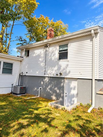 83 Riverbank Rd, Saugus, MA 01906