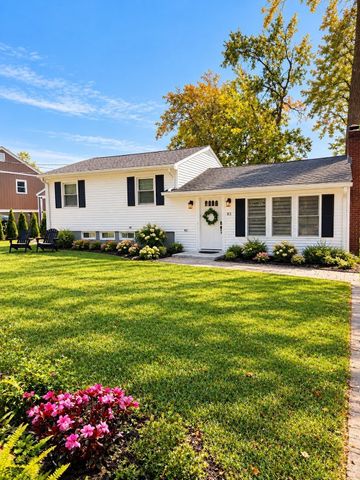 83 Riverbank Rd, Saugus, MA 01906