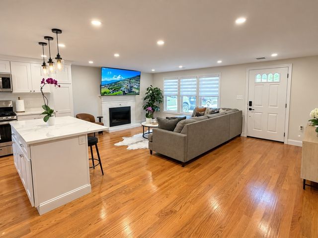 83 Riverbank Rd, Saugus, MA 01906