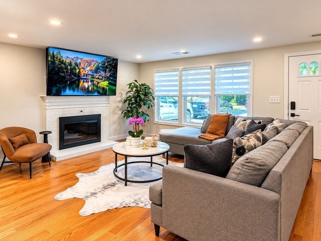 83 Riverbank Rd, Saugus, MA 01906