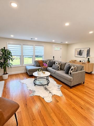 83 Riverbank Rd, Saugus, MA 01906