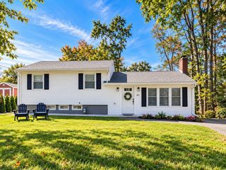83 Riverbank Rd, Saugus, MA 01906