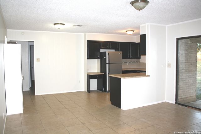 7006 Forest Moss St, San Antonio, TX 78240