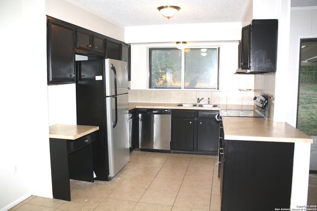 7006 Forest Moss St, San Antonio, TX 78240