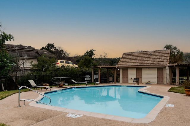 6820 Cypress PT N 6, Austin, TX 78746