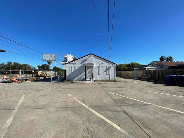 701 Everhart, Corpus Christi, TX 78411