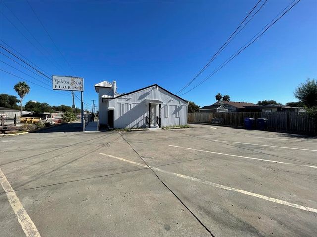 701 Everhart, Corpus Christi, TX 78411