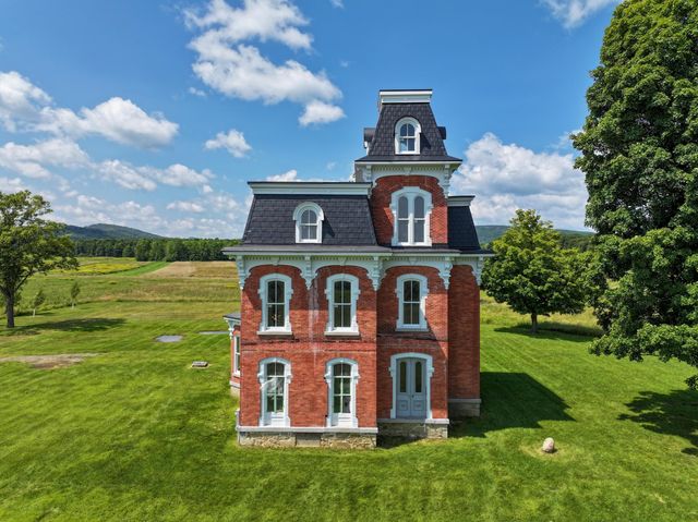 249 Point Road, Willsboro, NY 12996