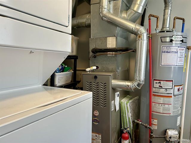 516 Clinton, Howell, MI 48843