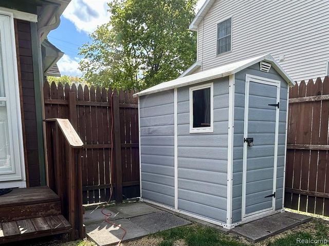 516 Clinton, Howell, MI 48843