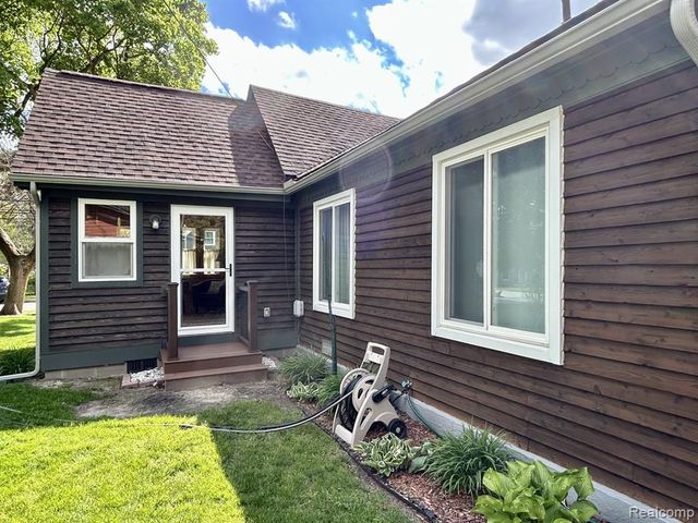 516 Clinton, Howell, MI 48843