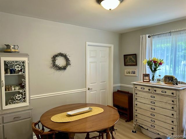 516 Clinton, Howell, MI 48843