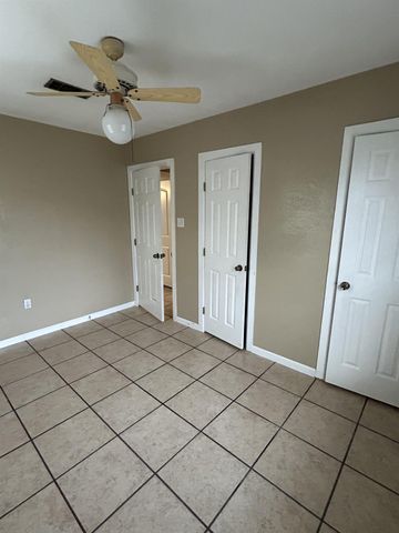 118 Tarpon Avenue, Galveston, TX 77550