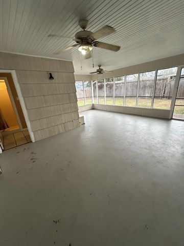 118 Tarpon Avenue, Galveston, TX 77550