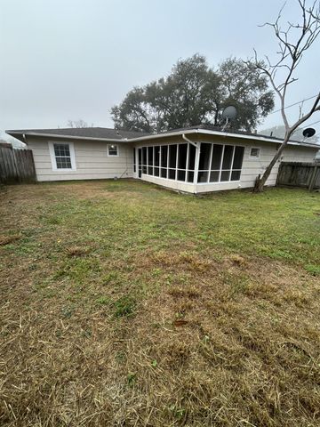 118 Tarpon Avenue, Galveston, TX 77550