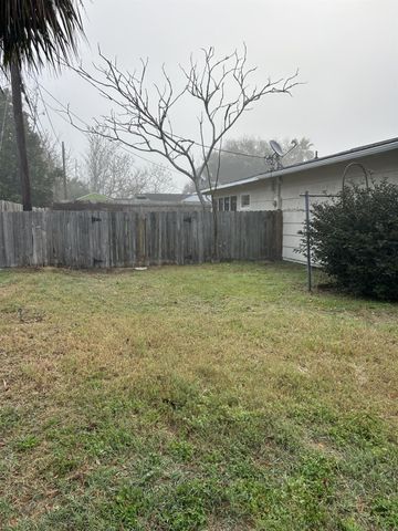 118 Tarpon Avenue, Galveston, TX 77550