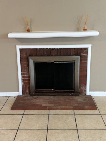 118 Tarpon Avenue, Galveston, TX 77550