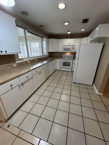 118 Tarpon Avenue, Galveston, TX 77550