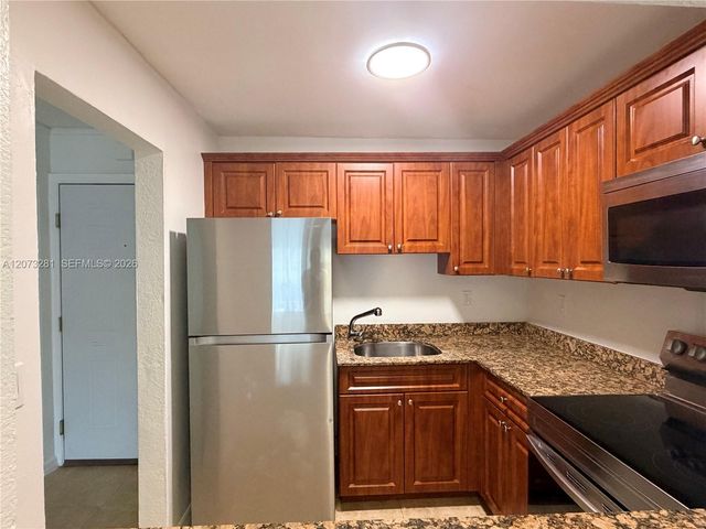 14500 SW 88th Avenue 220, Palmetto Bay, FL 33176