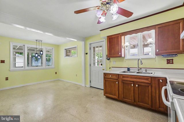 44 OAK AVE, Camp Hill, PA 17011