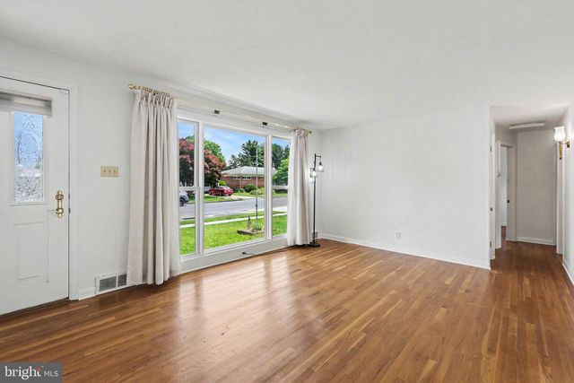 44 OAK AVE, Camp Hill, PA 17011