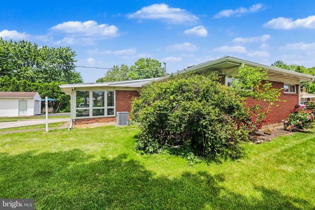 44 OAK AVE, Camp Hill, PA 17011