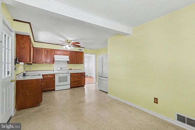 44 OAK AVE, Camp Hill, PA 17011