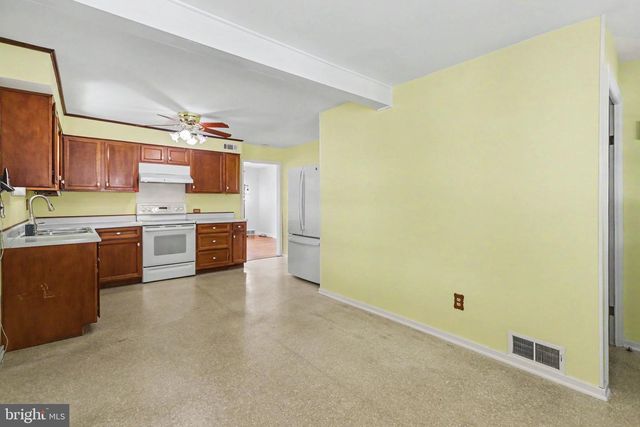 44 OAK AVE, Camp Hill, PA 17011