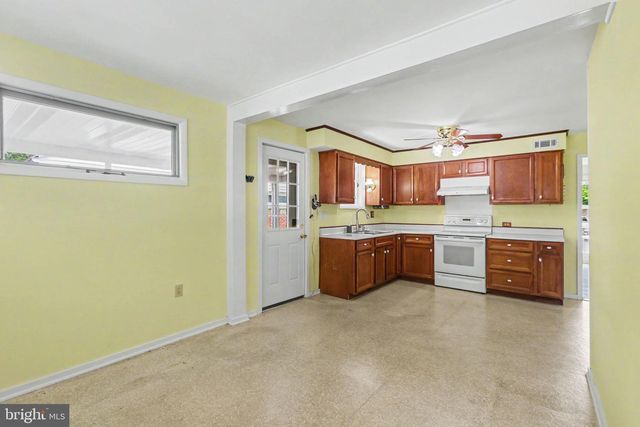 44 OAK AVE, Camp Hill, PA 17011