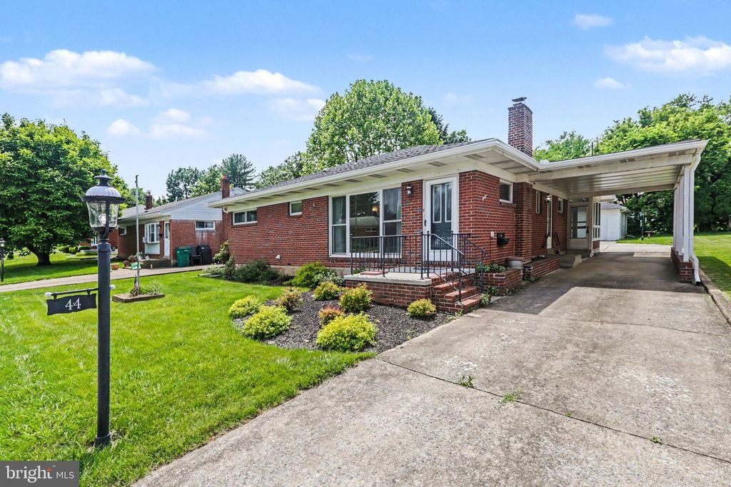 44 OAK AVE, Camp Hill, PA 17011