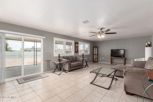 9430 W ARROWHEAD Drive, Sun City, AZ 85351