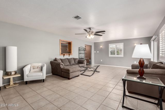 9430 W ARROWHEAD Drive, Sun City, AZ 85351