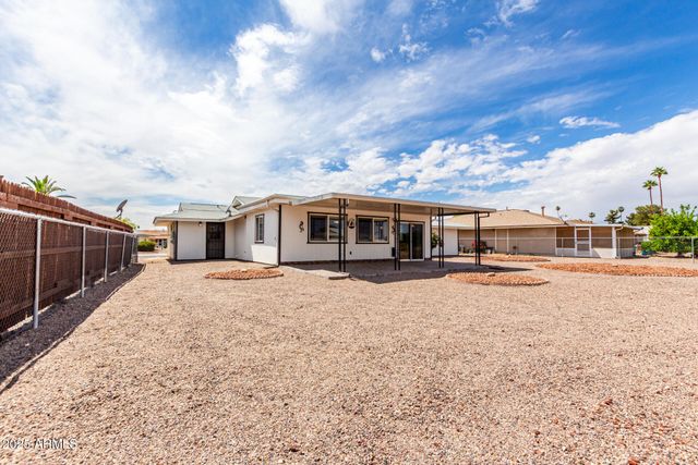 9430 W ARROWHEAD Drive, Sun City, AZ 85351